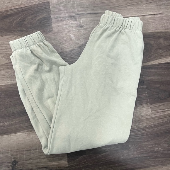 Brandy Melville Joggers - Picture 1 of 5